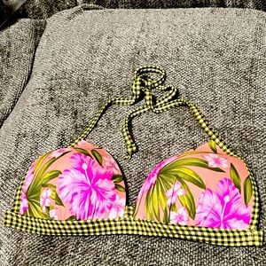 Venus Bikini Top